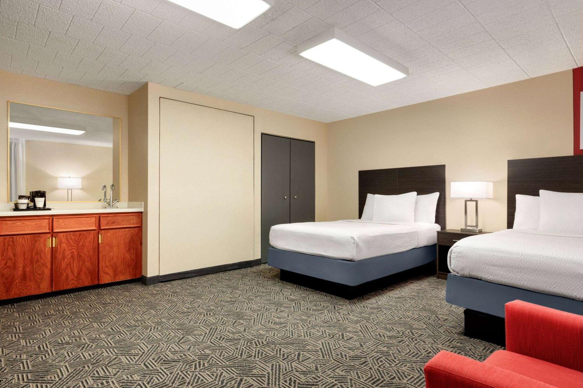 Ramada By Wyndham Alpena Hotell Eksteriør bilde