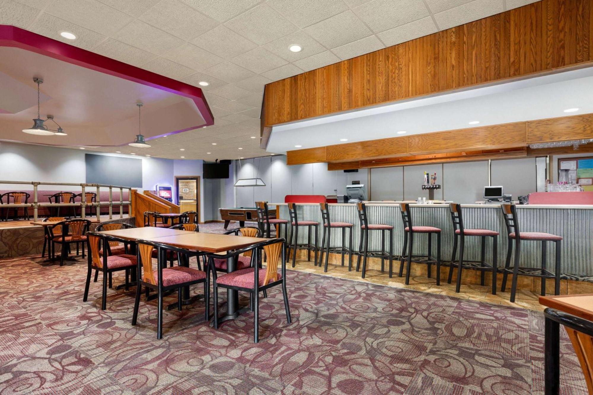 Ramada By Wyndham Alpena Hotell Eksteriør bilde